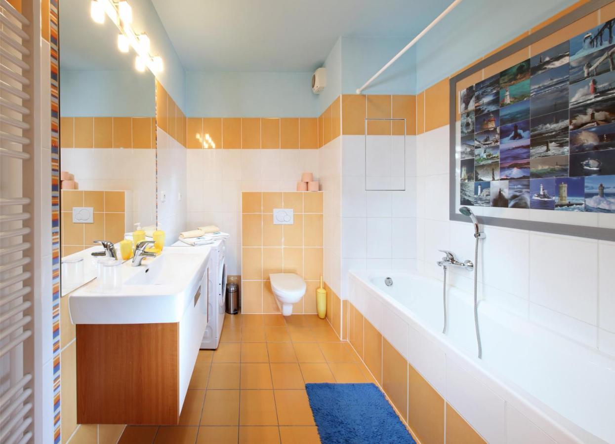 Apartment Vodni With Parking Бърно Стая снимка